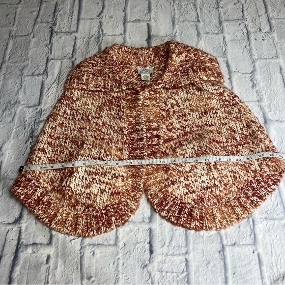 Ann Taylor wool poncho, cape - Picture 4 of 12